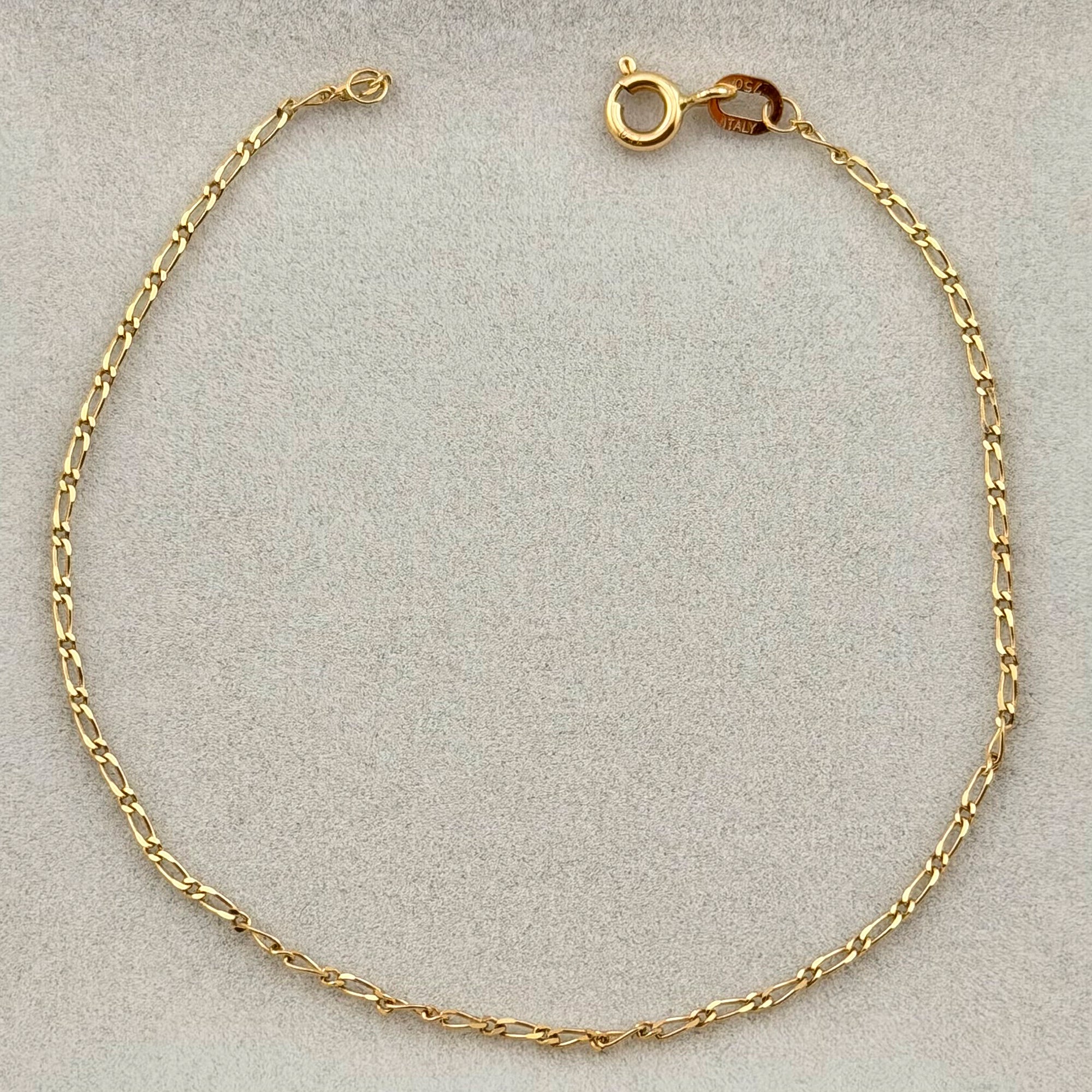 Figaro Bracelet – 18K Yellow Gold (Italy) – 0.85g | 18cm | 1.2mm