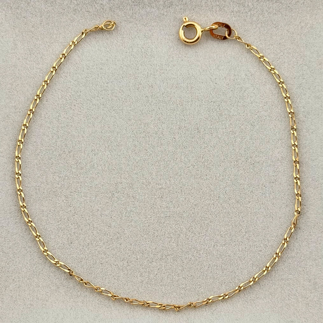 Figaro Bracelet – 18K Yellow Gold (Italy) – 0.85g | 18cm | 1.2mm